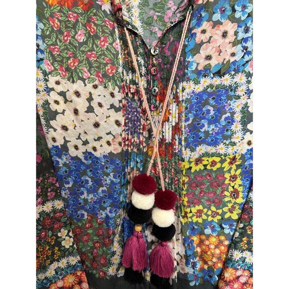 Johnny Was NWOT Daisy Floral Long Sleeve Top With Pompom Tassels Silk Size Small - Picture 7 of 15